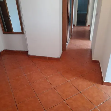 Apartment Spacious 4 Downtown In *