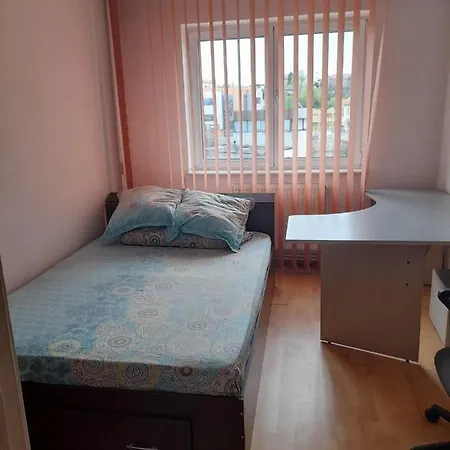 Spacious 4 Downtown In Apartment *