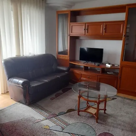 Apartment Spacious 4 Downtown In