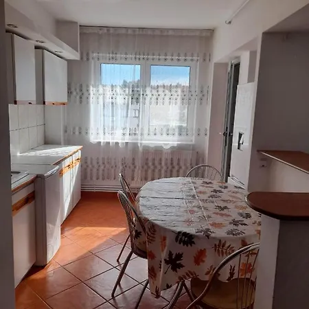 Spacious 4 Downtown In *